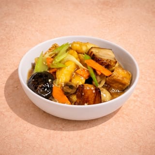 Hot Pot w/ Cod Fillet & Roast Pork (紅燒斑腩煲)