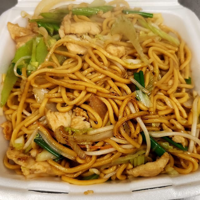 Chicken Lo Mein (雞撈面).