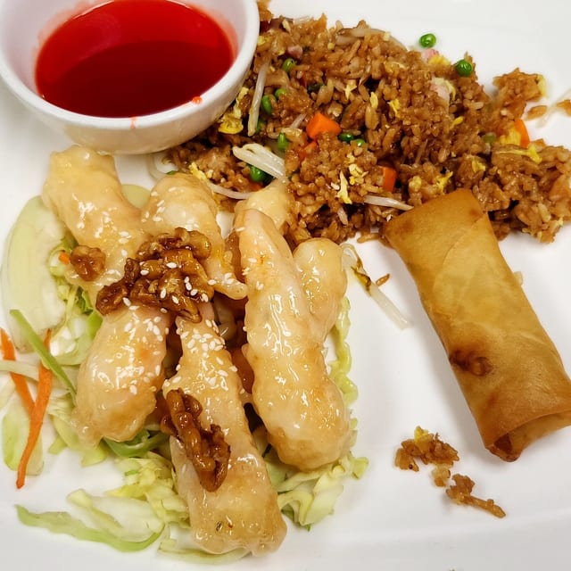 L11. Honey Walnuts Prawns (午-蜜桃蝦).