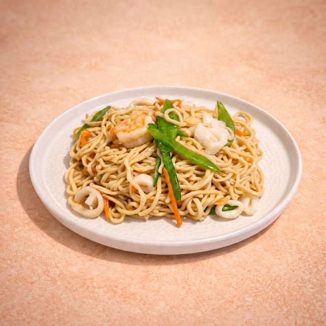 Yee Mein w/ Mixed Seafood (海鮮炆伊面).