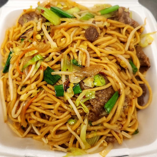Beef Lo Mein (牛撈面).