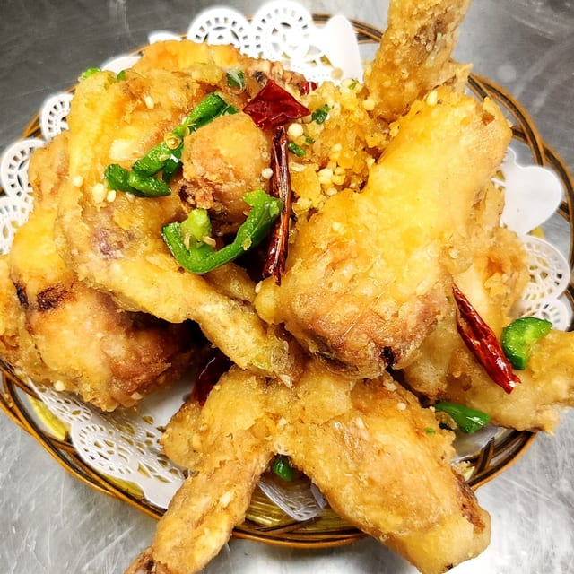 Salt & Pepper Chicken Wings (椒盬雞翼).