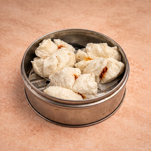 Steamed BBQ Pork Bun (蒸叉烧包).
