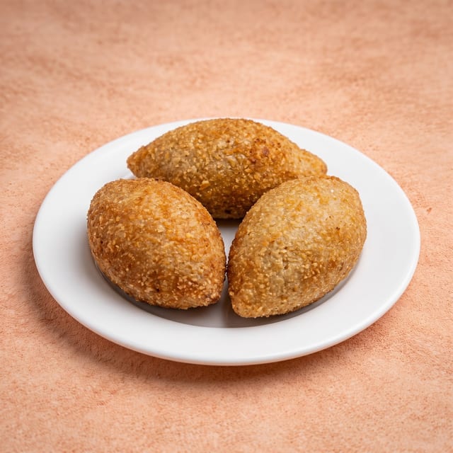 Fried Football (咸水角).